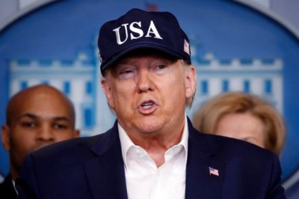 Coronavirus: le figuracce di Donald Trump e lo studio che inchioda gli&nbsp;USA