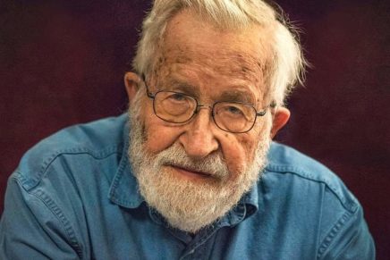 Noam Chomsky attacca il fallimento capitalista e l’Unione&nbsp;Europea