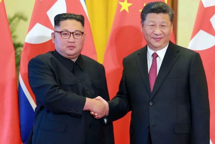 Xi Jinping e Kim Jong Un ricordano l’intervento cinese contro l’aggressione USA Xi Jinping e Kim Jong Un ricordano l’intervento cinese contro l’aggressione USA