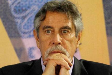 Perù: la crisi politica spiegata da Juan Gonzalo&nbsp;Arévalo