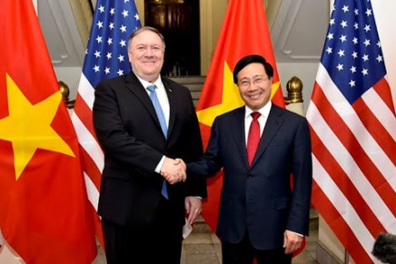 Radio Quarantena – Vietnam: economia, geopolitica e relazioni con gli USA dopo la visita di&nbsp;Pompeo