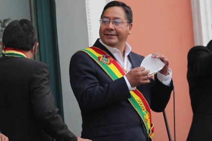 La Bolivia si affida ai vaccini di Russia e Cina La Bolivia si affida ai vaccini di Russia e Cina