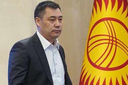 Kirghizistan: il referendum approva la nuova&nbsp;costituzione