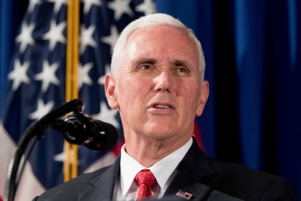 Pence da “eroe” americano a rivale di&nbsp;Trump
