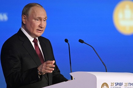 Vladimir Putin: “L’Occidente vuole obbligare il mondo a vivere secondo le proprie&nbsp;regole”