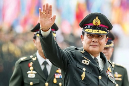 Thailandia: dura sconfitta per il potere militare e per la monarchia Thailandia: dura sconfitta per il potere militare e per la monarchia