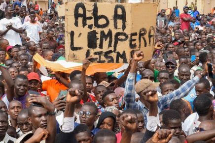 Il popolo nigerino sostiene il governo militare e respinge le ingerenze occidentali Il popolo nigerino sostiene il governo militare e respinge le ingerenze occidentali