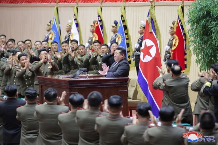 Kim Jong Un: “Sulla situazione attuale e sui compiti dei comandanti di battaglione e degli istruttori politici delle Forze Armate della Repubblica”