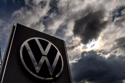 Gli accordi concertativi tra VW e IG Metall si concludono con 35 mila licenziamenti tra i meccanici&nbsp;tedeschi