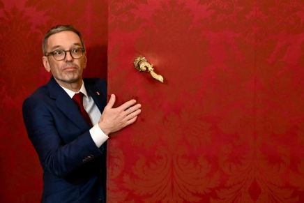 Austria: in attesa della formazione del governo federale, l’estrema destra prende il controllo della&nbsp;Stiria
