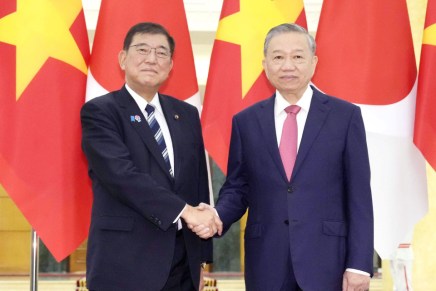 Giappone e Vietnam elevano le relazioni bilaterali in occasione della visita di Shigeru&nbsp;Ishiba