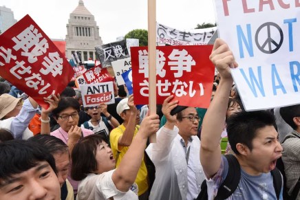 Giappone in bilico, tra crisi politica e spinta al&nbsp;riarmo