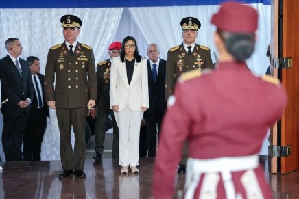 Delcy Rodríguez guida l’omaggio agli eroi e martiri caduti in difesa della sovranità&nbsp;venezuelana