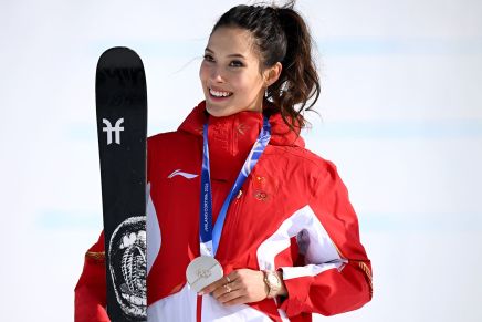 Le parole di Vance sulla scelta di Eileen Gu di gareggiare per la Cina alle Olimpiadi alimentano polemiche Le parole di Vance sulla scelta di Eileen Gu di gareggiare per la Cina alle Olimpiadi alimentano polemiche