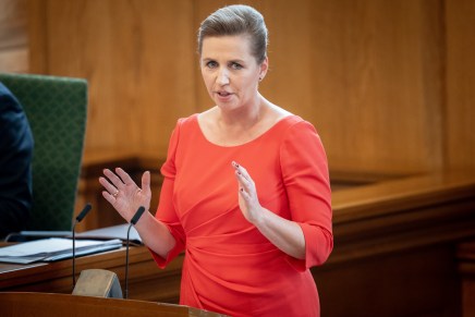 Danimarca, la socialdemocrazia arretra ancora: cresce la sinistra, ma avanza anche l’estrema destra Danimarca, la socialdemocrazia arretra ancora: cresce la sinistra, ma avanza anche l’estrema destra