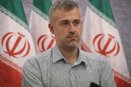 Giulio Chinappi: il blocco statunitense dei porti iraniani è una “guerra economica&nbsp;coercitiva”