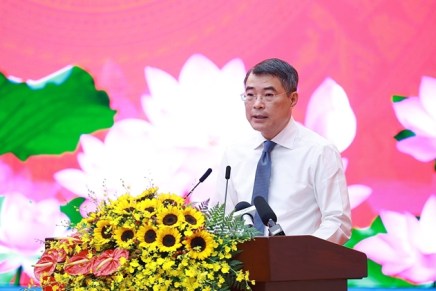 Vietnam: il Primo Ministro lancia una campagna nazionale per la crescita a due&nbsp;cifre