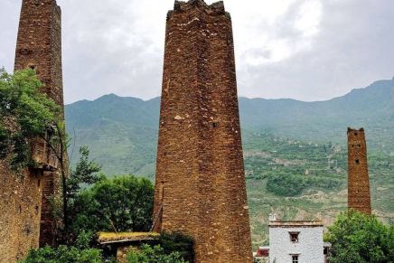 Smentita la falsa notizia della «demolizione forzata di un’antica torre di avvistamento nello Xizang» Smentita la falsa notizia della «demolizione forzata di un’antica torre di avvistamento nello Xizang»