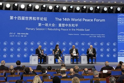 La Cina al Forum Mondiale per la Pace: dialogo, sviluppo e multilateralismo contro la logica della guerra La Cina al Forum Mondiale per la Pace: dialogo, sviluppo e multilateralismo contro la logica della guerra