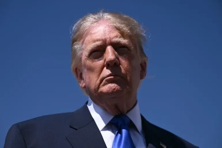 Tra posti di lavoro e minacce globali: Trump ignora la sfida dei Data Center e dell’IA Tra posti di lavoro e minacce globali: Trump ignora la sfida dei Data Center e dell’IA