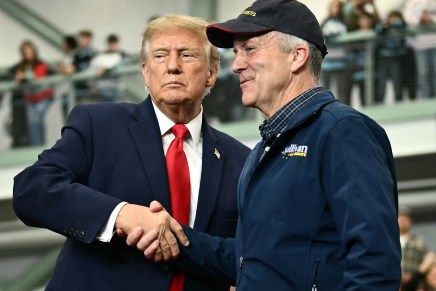 Dan Sullivan contro Dan Sullivan: la causa preventiva di Trump per salvare il seggio in&nbsp;Alaska